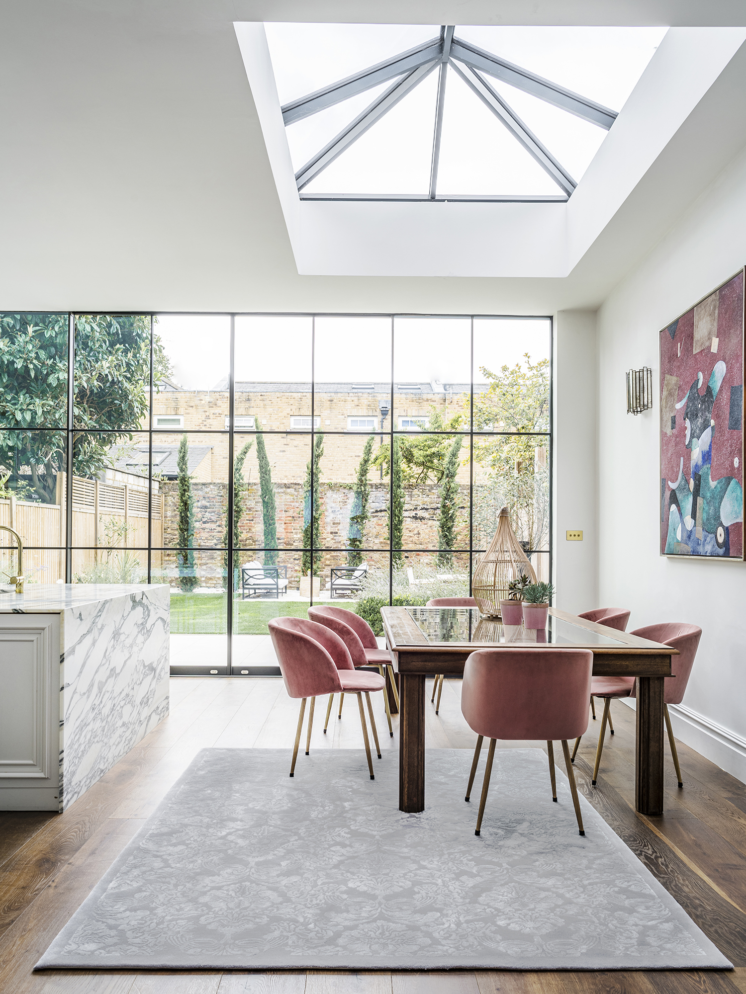 INFORMATION & ADVICE: USING TRADITIONAL CARPETS & RUGS IN YOUR HOME