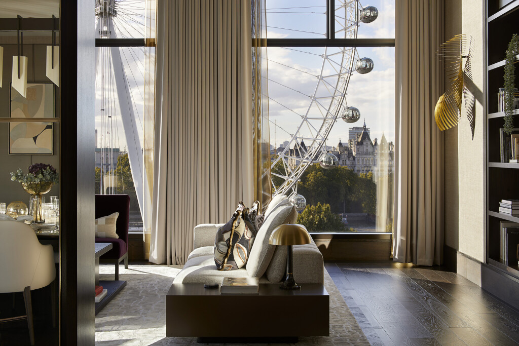 LIVING ROOM_BELVEDERE PENTHOUSE_Loomah Bespoke Carpets & Rugs_Interior Design By Goddard Littlefair, Photography By Julian Abrams (2)